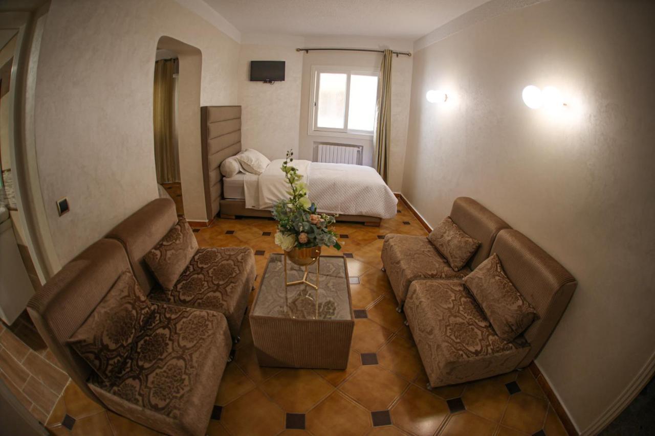 אוג'דה Hotel Des Lilas מראה חיצוני תמונה