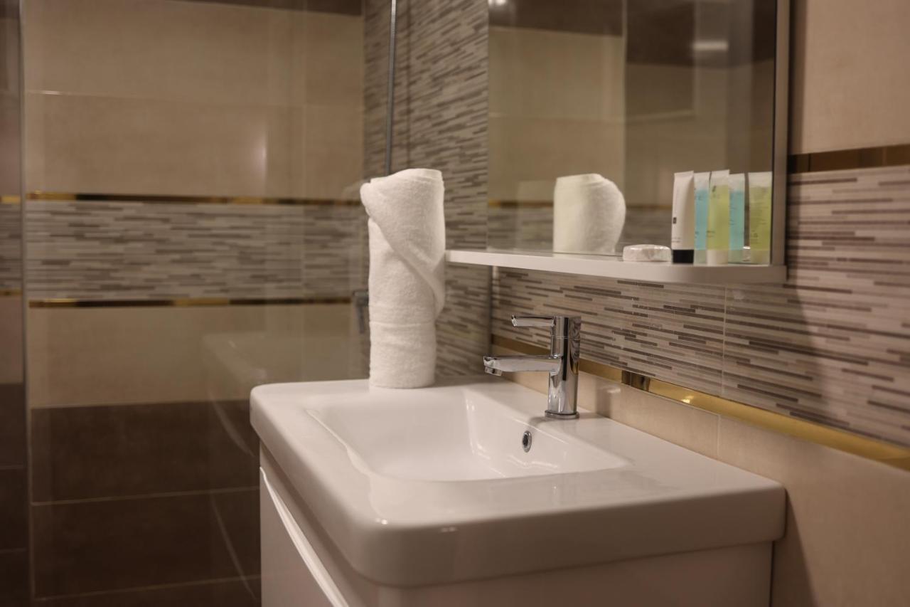אוג'דה Hotel Des Lilas מראה חיצוני תמונה