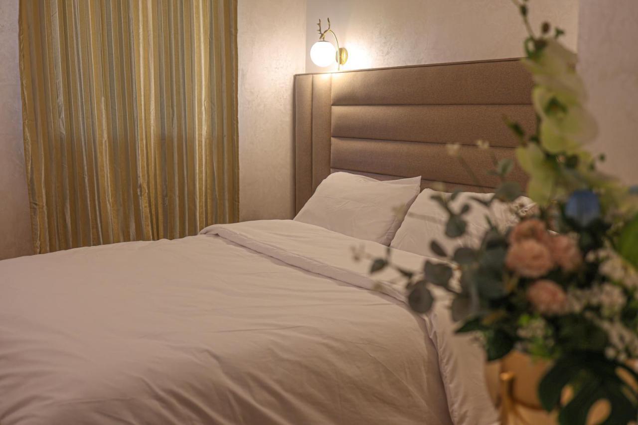 אוג'דה Hotel Des Lilas מראה חיצוני תמונה