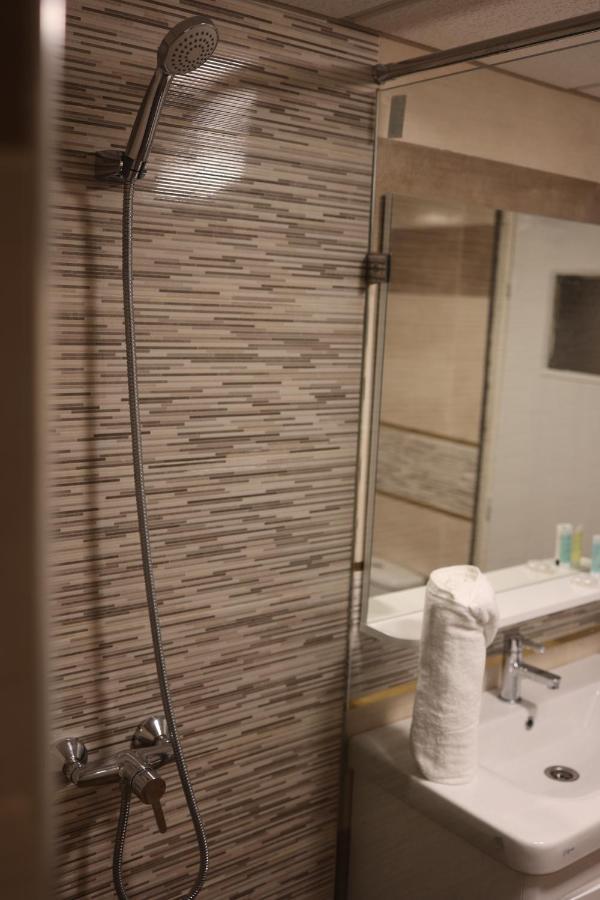 אוג'דה Hotel Des Lilas מראה חיצוני תמונה