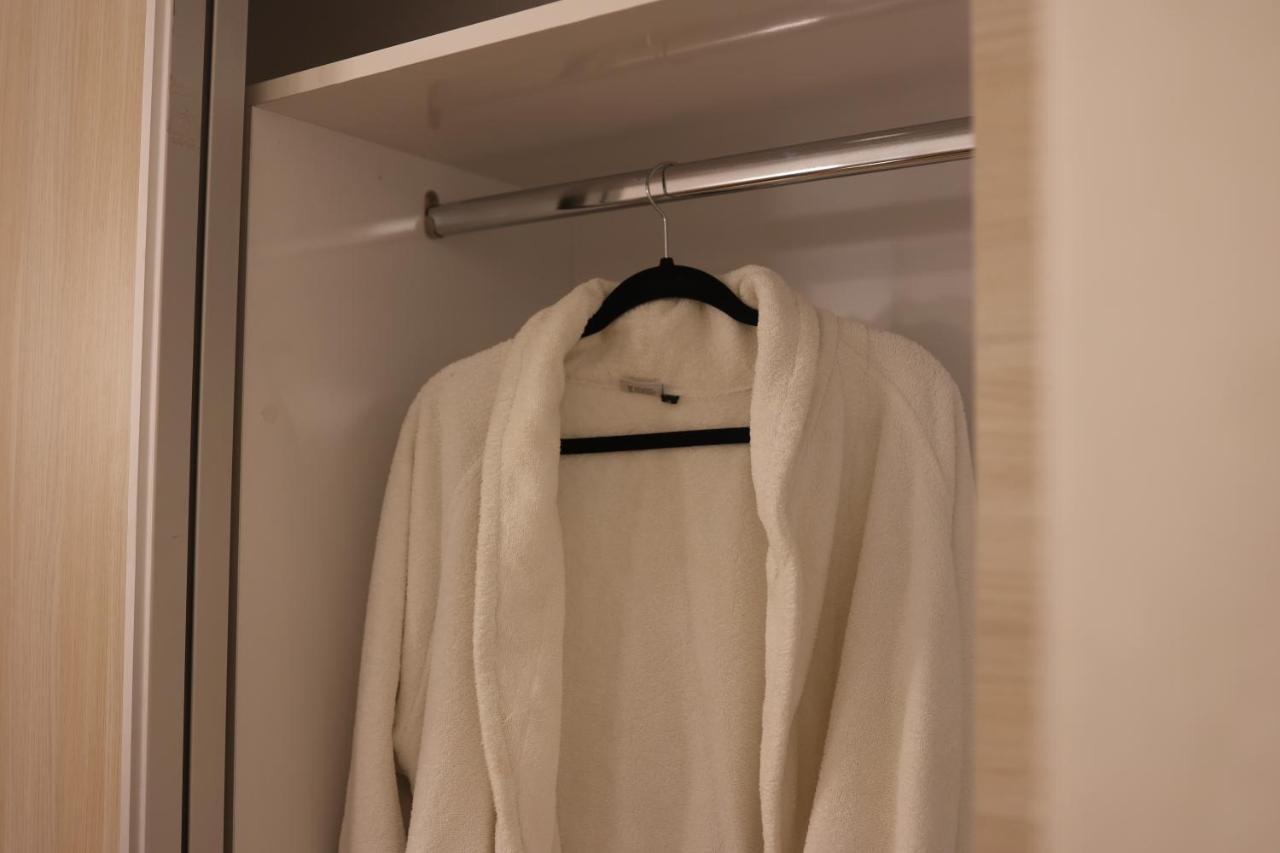 אוג'דה Hotel Des Lilas מראה חיצוני תמונה