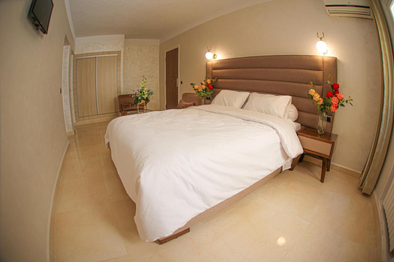אוג'דה Hotel Des Lilas מראה חיצוני תמונה